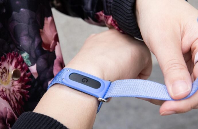 Your Fitbit data can now connect directly to Apple Health