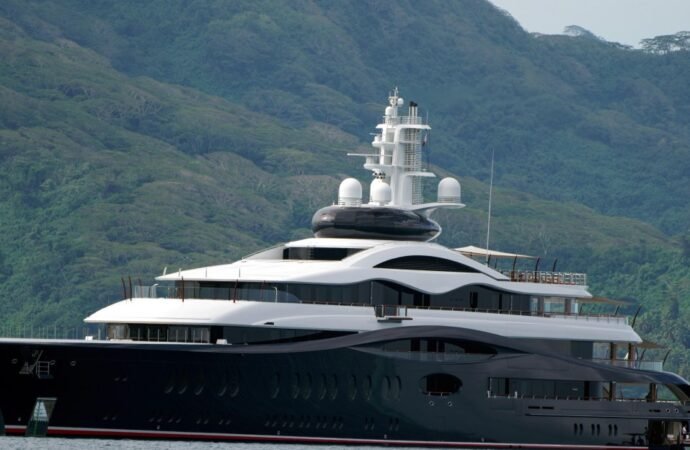 Zuckerberg’s yacht was closer, but someone else saved a stranded boat