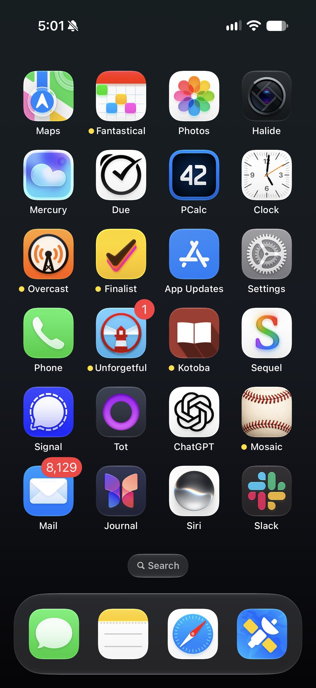 A screenshot of John Gruber’s iPhone home screen.