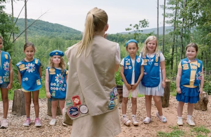‘Cookie Queens’ Review: A Doc About Girl Scout Cookies, Produced by Meghan Markle and Prince Harry, Is Too Much of a Reality-Show Ramble