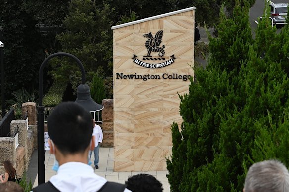 Kontou worked as a teacher at Newington College for two years. 