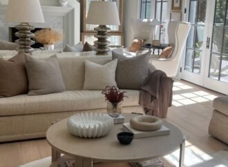 5 tasteful fall decorations to add to your home, and 3 tacky ones to avoid, according to an interior designer