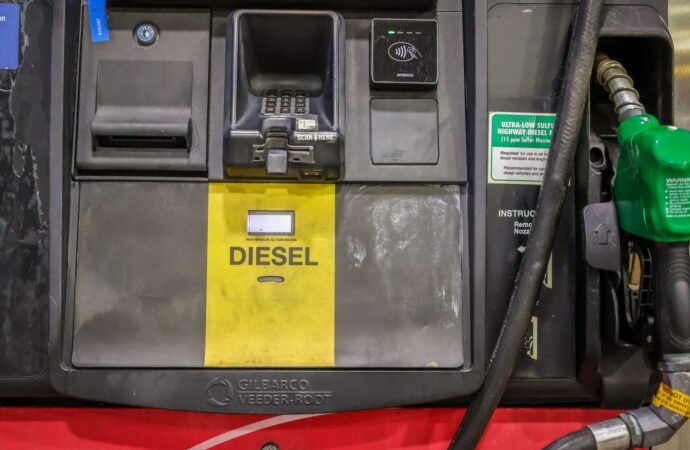 $9.999 and maxed out: California diesel prices overwhelm pump displays as global supply crunch worsens | Fortune