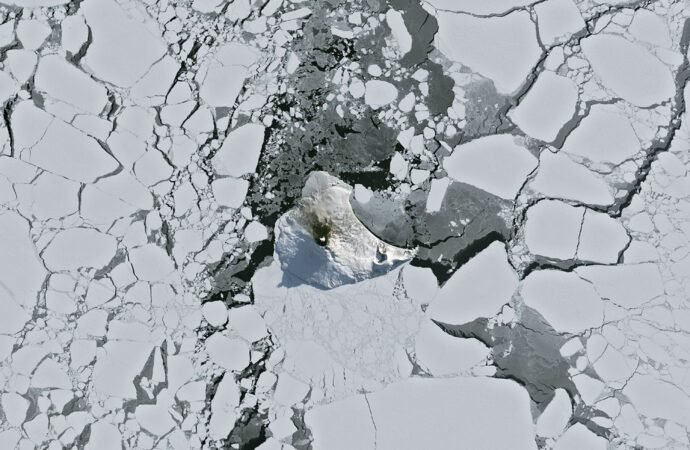A Bright Spot at Mount Michael – NASA Science