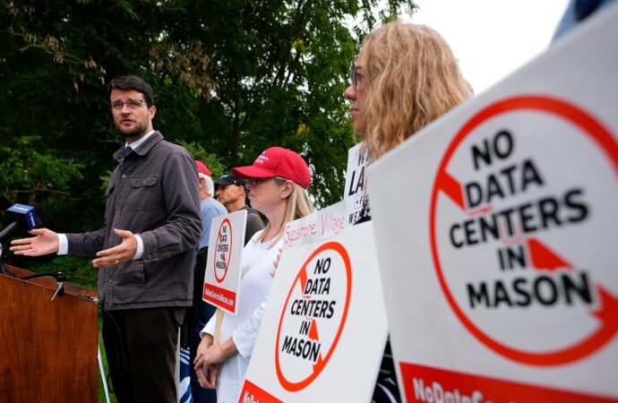 AI fears are fueling progressive Democrat’s campaign in Michigan battleground district