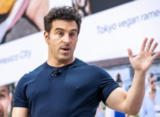 Airbnb CEO Brian Chesky says he spends three hours a day on recruitment—and if his hiring managers don’t like his input, he tells them to leave | Fortune