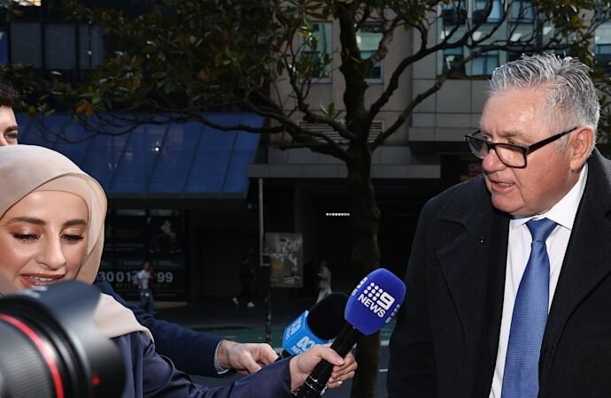 Alan Jones trial live updates: Hadley questioned over ‘secret contract’ to take over Jones’ 2GB breakfast radio slot as cross-examination continues