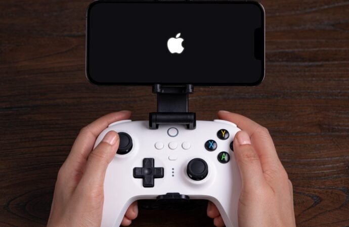 Apple is reportedly working on iPhone game controllers