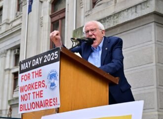 Bernie Sanders says if AI is coming for workers, it should bring a four-day workweek with it | Fortune