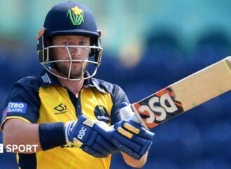 Billy Root: Glamorgan batter to join Colin Ingram in retirement