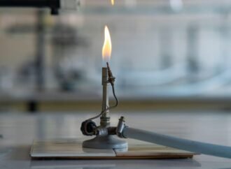 Bunsen burners’ reputation for sterilizing workplaces flames out