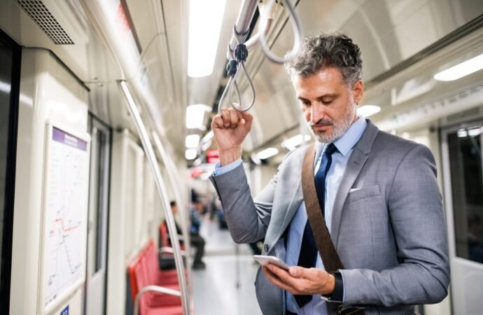 CEO of the world’s largest workspace provider says commuting will be extinct by 2040—and your kids will think it’s ‘mad stuff’ professionals once did | Fortune
