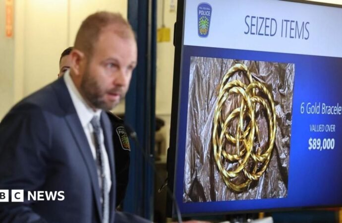 Canada prosecutors drop charges against two in Toronto gold heist