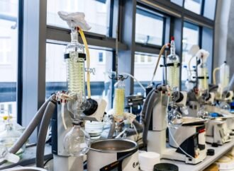 Chemists struggle to ditch hazardous solvents — even after decades of ‘green’ efforts