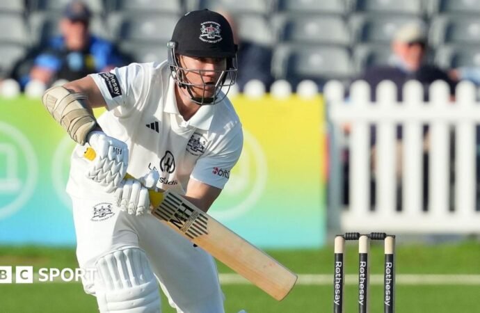 County Championship: Derbyshire respond after Bracey hits gritty hundred for Gloucestershire