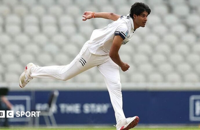 County Championship: How often does a team forfeit an innings?