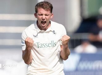 County Championship: Kent beat Worcestershire to boost promotion hopes