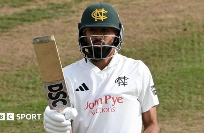 County Championship: Late Yorkshire wickets halt Nottinghamshire progress