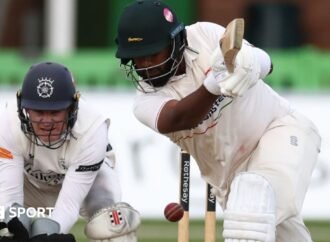 County Championship: Leicestershire v Hampshire in the balance