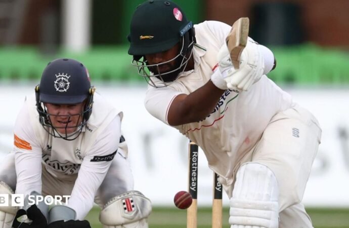County Championship: Leicestershire v Hampshire in the balance
