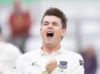County Championship: Milestone for Carson as Sussex v Surrey set for draw