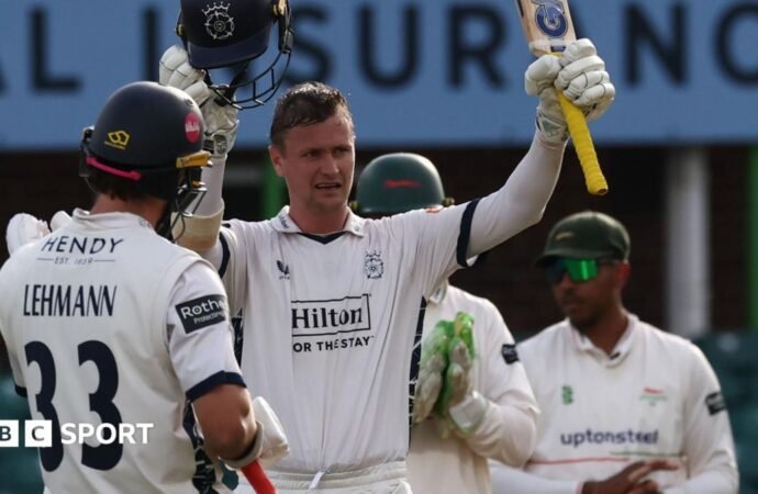 County Championship: Nick Gubbins ton helps Hampshire build lead over Leicestershire