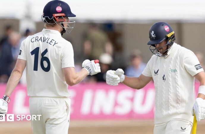County Championship: Northeast and Crawley put Kent on top against Worcestershire