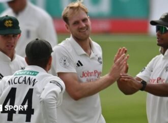 County Championship: Nottinghamshire close in on win against Hampshire