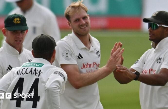 County Championship: Nottinghamshire close in on win against Hampshire