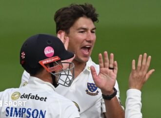 County Championship: Nottinghamshire’s title hopes dented by Sussex