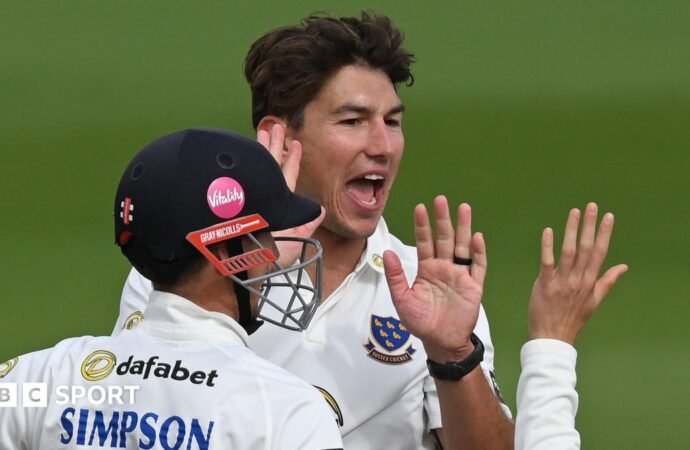 County Championship: Nottinghamshire’s title hopes dented by Sussex