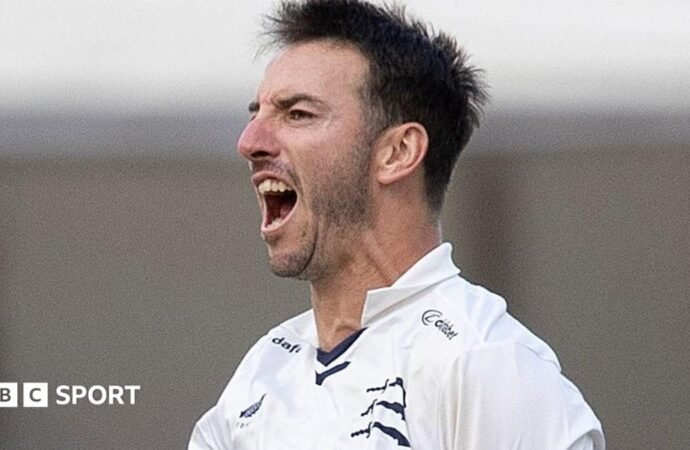 County Championship: Rain denies Middlesex chance to beat Gloucestershire