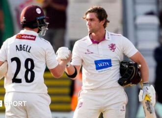 County Championship: Somerset build big lead against Surrey