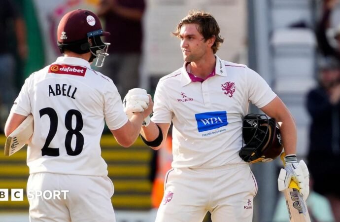 County Championship: Somerset build big lead against Surrey