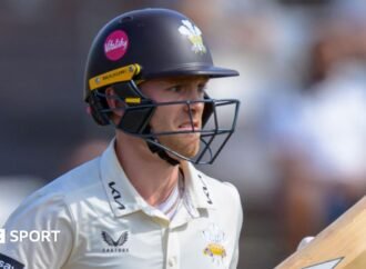 County Championship: Surrey beat Yorkshire by one wicket