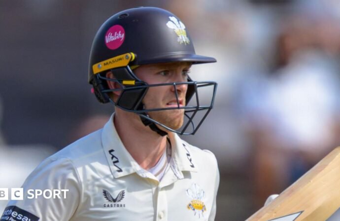 County Championship: Surrey beat Yorkshire by one wicket