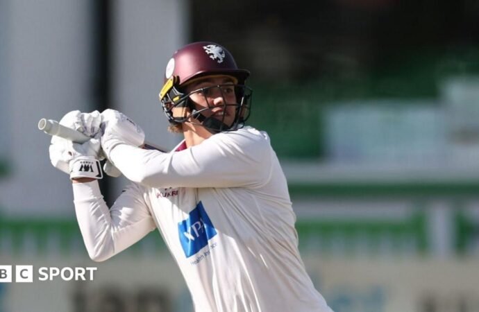 County Championship: Thomas puts leaders Somerset on top against Leicestershire