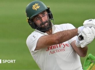 County Championship: Title-chasing Nottinghamshire recover at Sussex