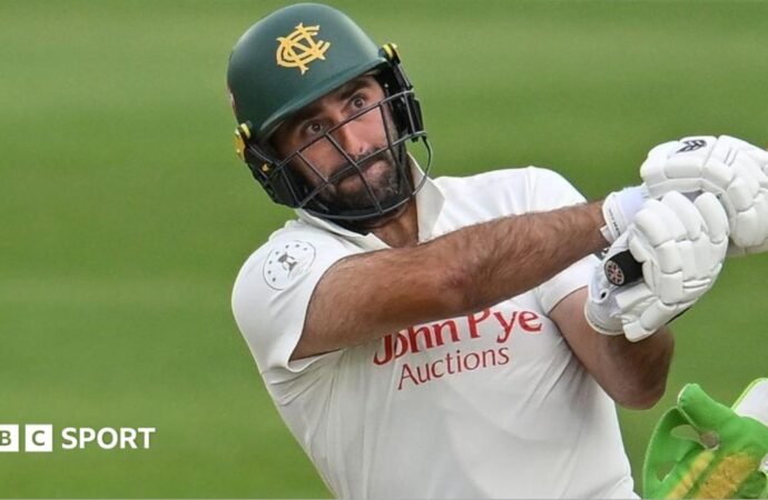 County Championship: Title-chasing Nottinghamshire recover at Sussex