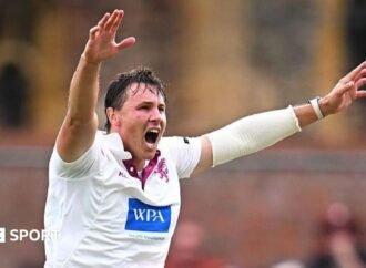 County Championship: Title-chasing Somerset punish Glamorgan on day one
