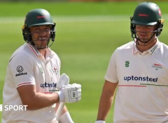 County Championship: Tom Scriven and Josh Davey help Leicestershire to draw at Notts