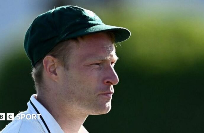 County Championship: Waite helps Pears build lead over Derbyshire