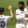 County Championship: Warwickshire beat Hampshire to stay in title hunt