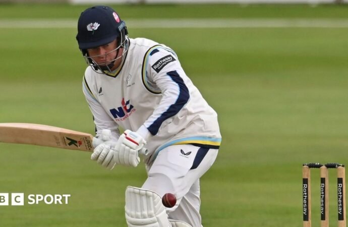 County Championship: Yorkshire beat Nottinghamshire in final game of season