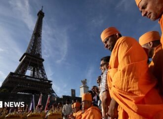 Eiffel Tower chief to quit after female staff replaced by men during religious visit