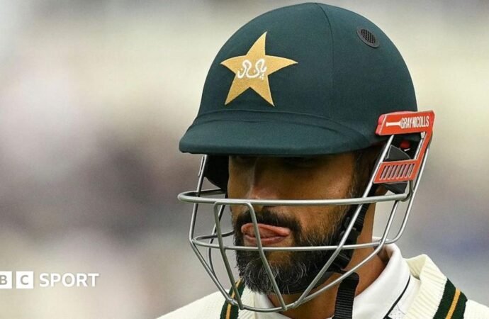 England vs Pakistan: ‘Embarrassing’ tourists have ‘mental fatigue’ after chaotic morning in third Test