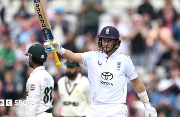 England vs Pakistan: Joe Root and Jordan Cox come through scare to win third Test and 3-0 sweep