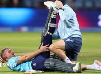 England vs Sri Lanka: Jos Buttler’s bravery in vain as tourists fight back to level series