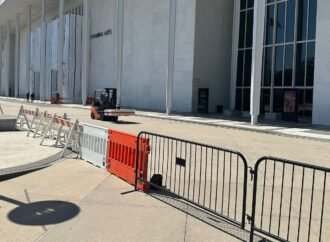 Fencing goes up around the main Kennedy Center building after Trump-aligned board votes to close it