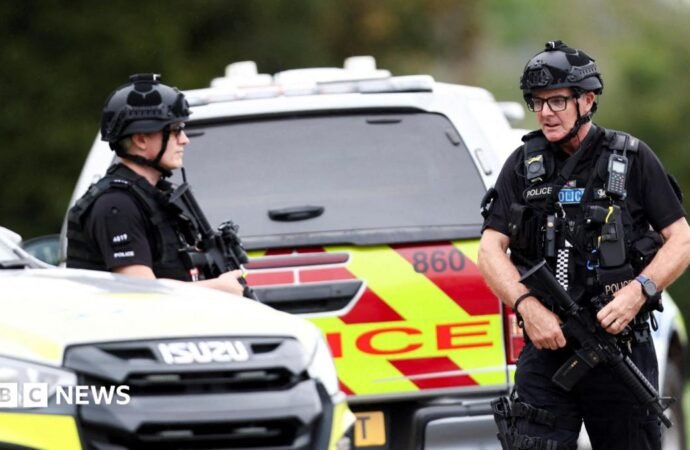 Five arrested as counter-terror police investigate major incident near RAF Fairford